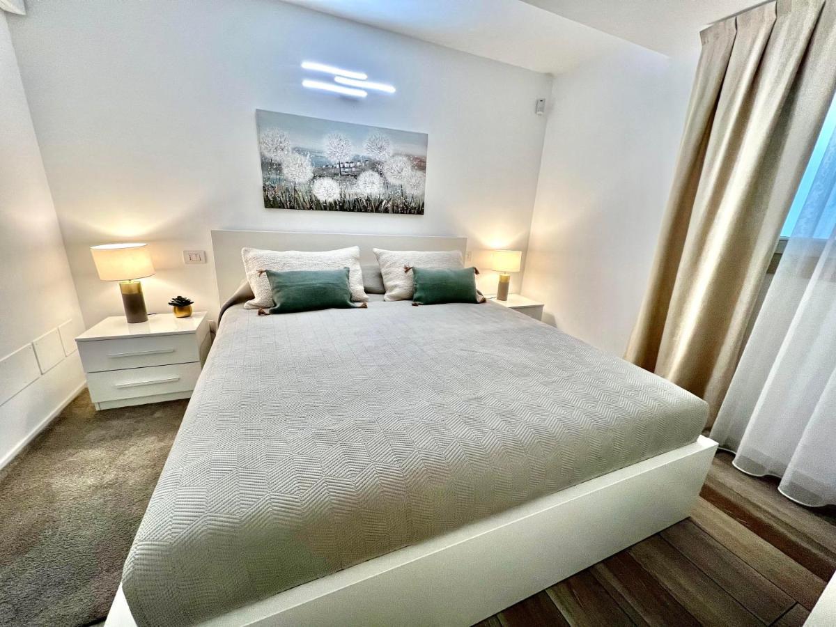 Paganini Suites And Apartments Σιρμιόνε Εξωτερικό φωτογραφία